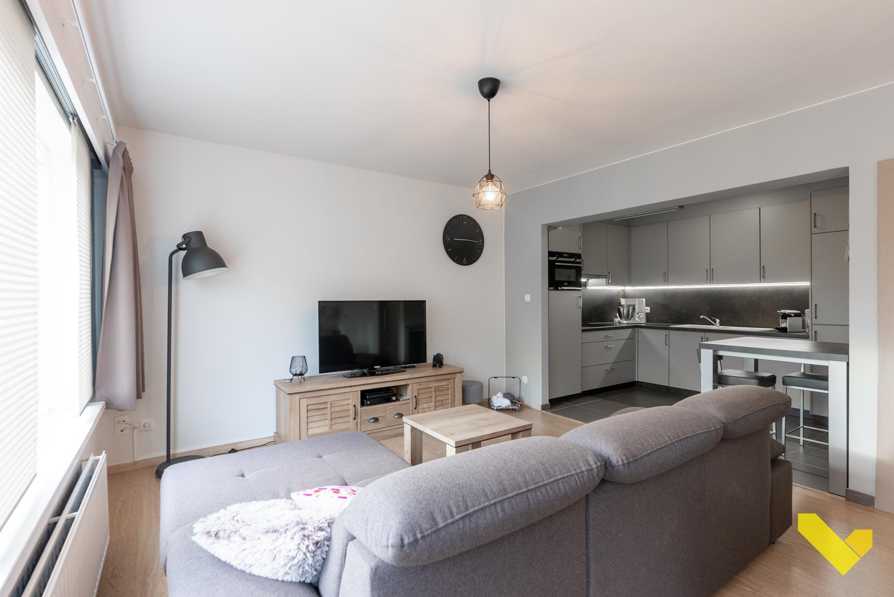 Mooi gerenoveerd appartement met 2 slaapkamers en garage.  - foto 5