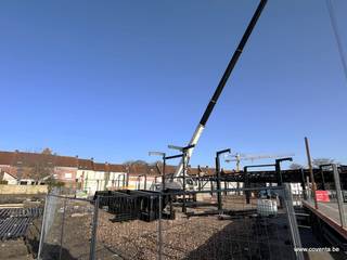 Ontdek deze uitzonderlijk gelegen handelsruimte van 519 m² op een toplocatie langs de Ardooisesteenweg in Roeselare.De site bevindt zich pal naast de...