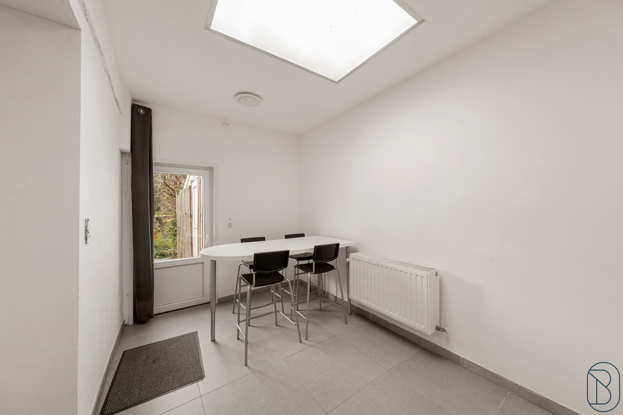 Leuke woning met 4 slk en grote tuin.  - foto 4