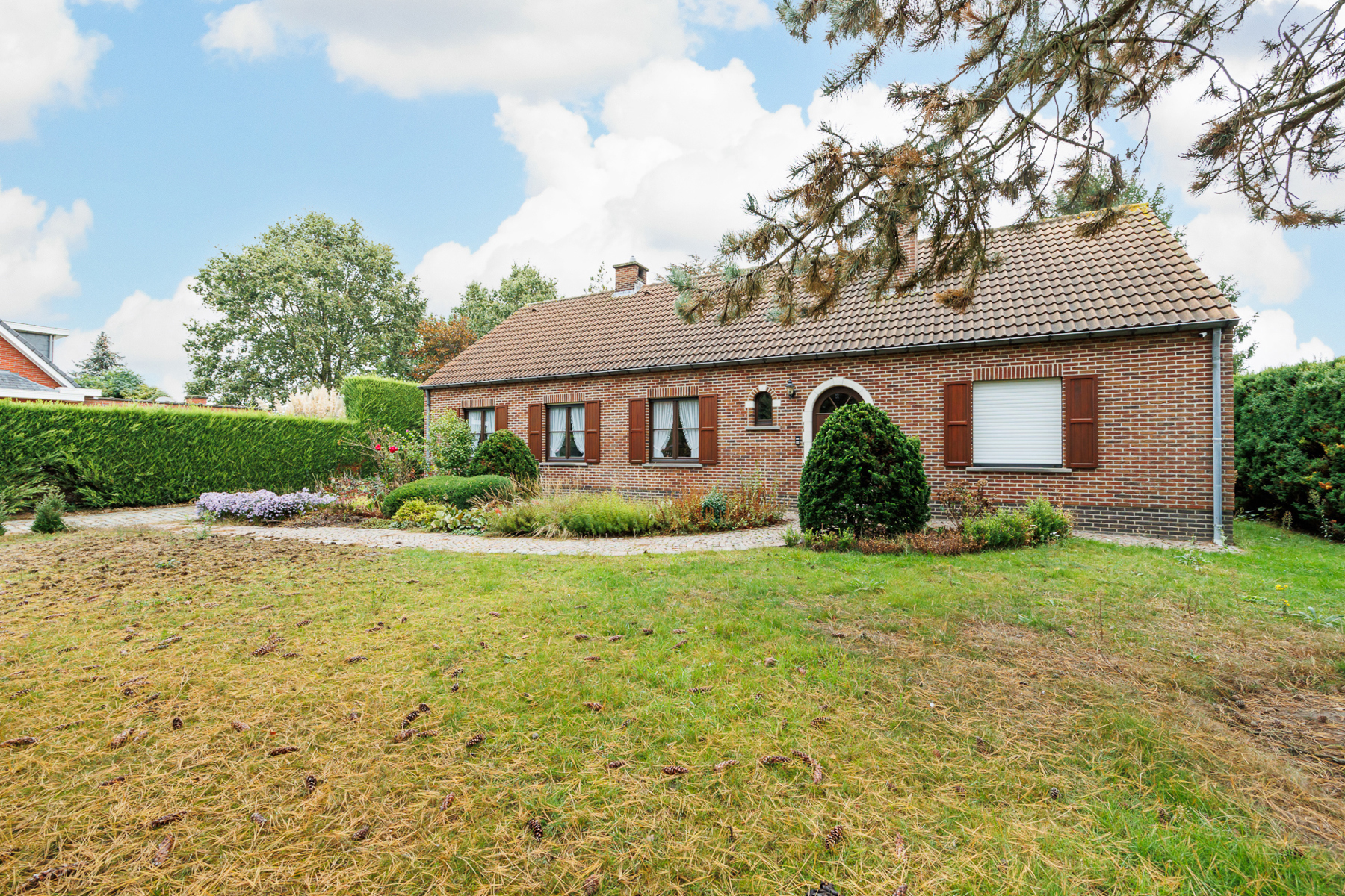 RUIME WONING MET 4 SLPK, MOOIE TUIN EN TAL VAN MOGELIJKHEDEN - foto 1