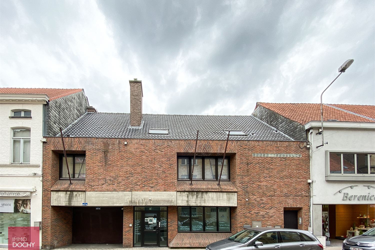 Multifunctioneel commercieel gebouw met parking en uitweg | Stationsstraat - foto 4