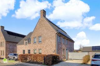 Deze halfopen bebouwing bevindt zich in een rustige en residentiële wijk in Grembergen en beschikt over een bewoonbare oppervlakte van 188 m² op...