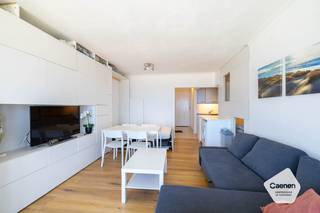 Droom je van een eigen stek aan zee? Deze volledig gemeubelde studio op de vijfde verdieping van een verzorgd gebouw aan de vernieuwde...