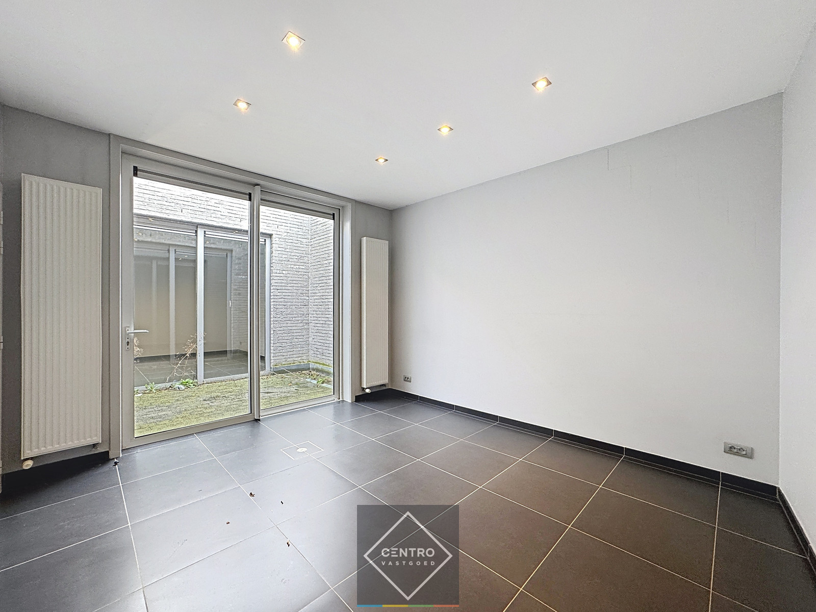 Centraal gelegen pand te Roeselare aan ZEER interessante prijs! - foto 4