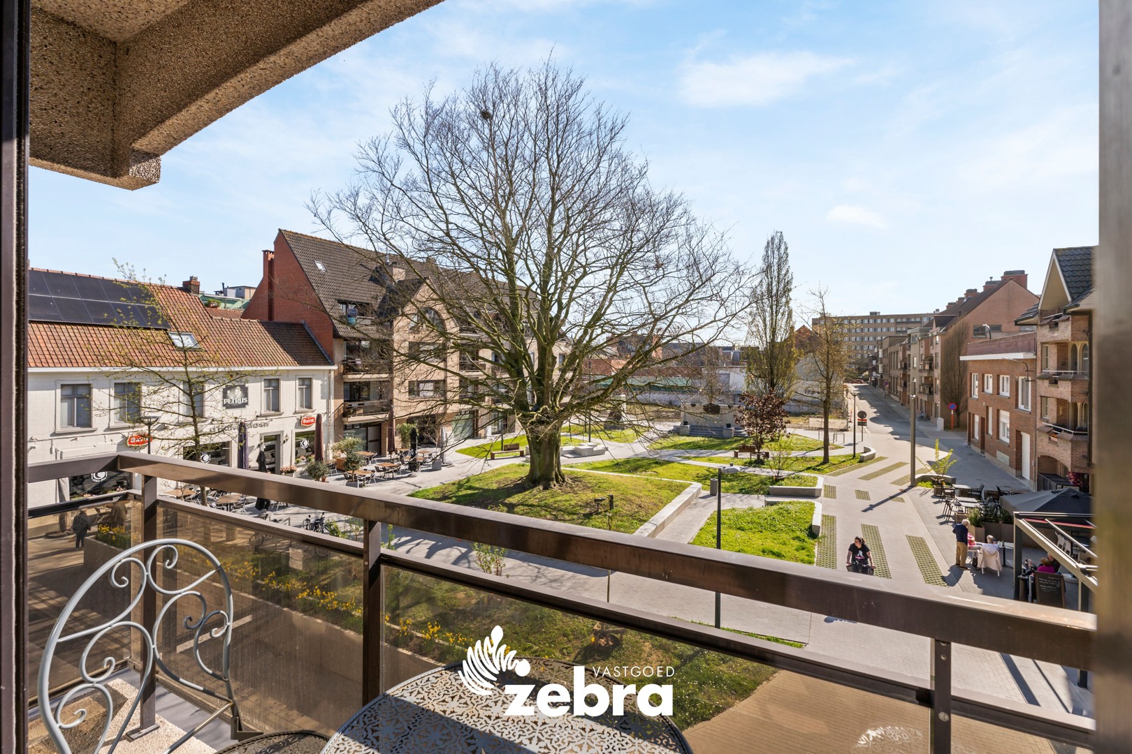 Prachtig & lichtrijk appartement met uitzicht op de Melkmarkt te Izegem! - foto 1