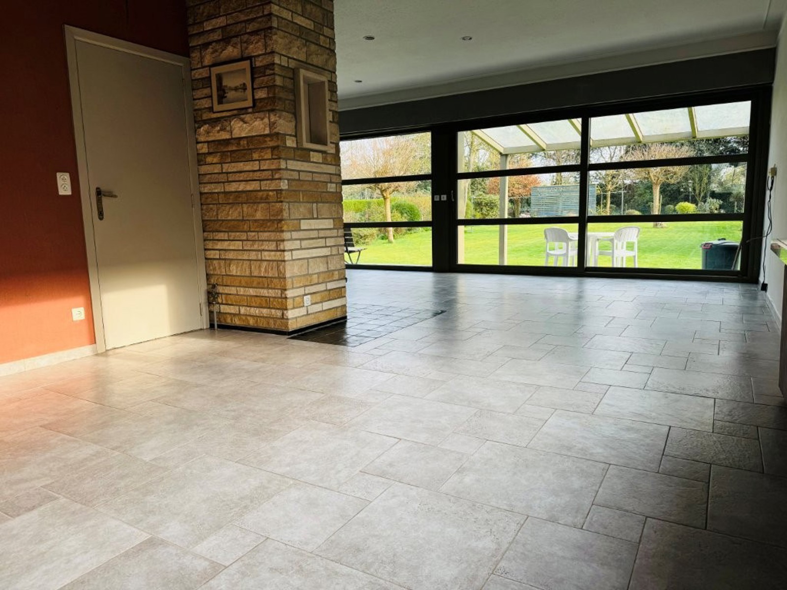 Landelijk gelegen woning met 2 slaapkamers en grote tuin. - foto 4