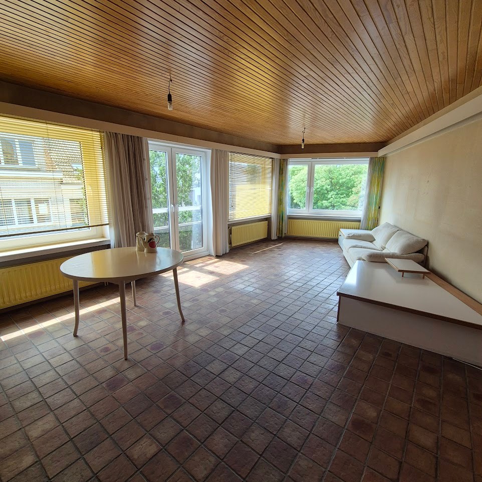 Zonnig 2-slaapkamer appartement in residentiële wijk met open zicht. - foto 2