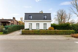 Exclusieve villa met 5 slaapkamers gelegen in een rustige wijk OMGEVINGDeze subliem gerenoveerde woning combineert karakter, rust en comfort op een...