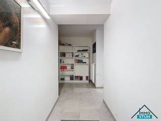 Ieder bod gelijk aan of hoger dan deze prijs wordt voorgelegd aan de eigenaar.In het hart van Zedelgem vinden we dit lichtrijke...