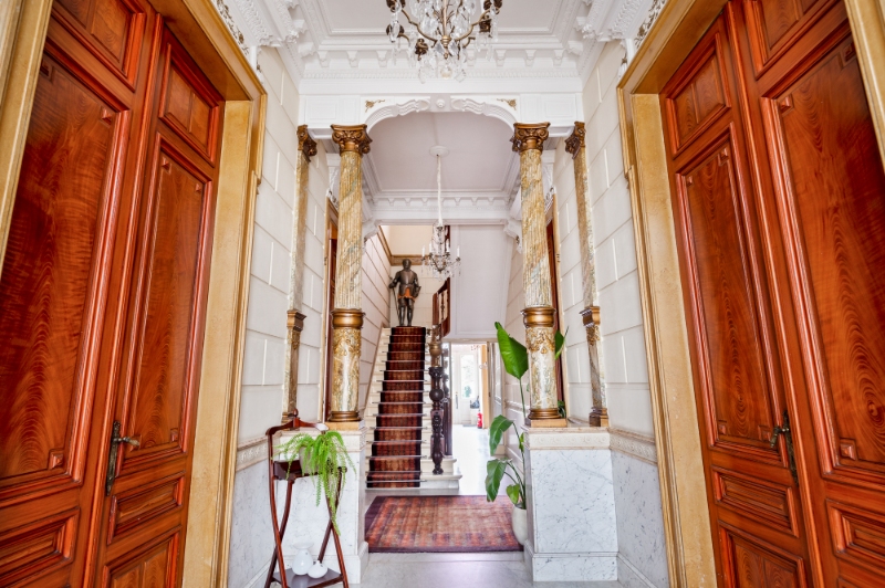 Authentiek gerenoveerde herenwoning op 3.780m² met prachtige parktuin, 6 mogelijk 8 slaapkamers, dubbele garage, verwarmd zwembad en aparte conciërge woning - foto 5