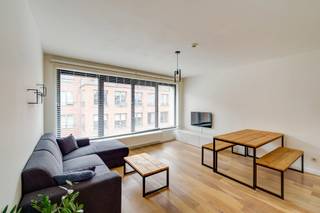 Vragen of bezoek? Contacteer Dimitry via dimitry@copandi.be.Dit gerenoveerd en deels bemeubeld appartement met 1 slaapkamer ligt op de bovenste...