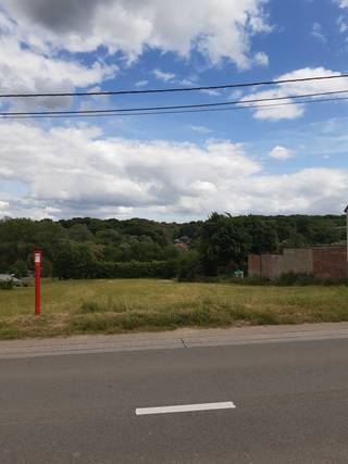 Te Koop : Loonbeek ( Huldenberg ) Sint-Jansbergsesteenweg 54 ;bouwgrond ( Landelijke woonzone )afmeting +-14,3 m breed op +-131 m diep ; opp +- 1870...