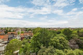 <p><span>Are you looking for a bright apartment with a magnificent panorama and all modern comforts? This exceptional corner apartment on the 7th floor at Leiebos 29 in Merksem offers you a fantastic and carefree home in a quiet private area.</span></p><p><span>The highlights:</span></p><ul><li><span>Exceptional light thanks to the unique corner location with panoramic views.</span></li><li><span>Atmospheric and warm parquet flooring in the living space.</span></li><li><span>Terrace to the entire apartment</span></li><li><span>Includes a one and a half wide garage box the very largest in the building.</span></li></ul><p><span>Layout and finishing: You enter through the entrance hall with separate toilet. Thanks to its corner location, the generous living space enjoys an abundance of natural daylight and a magnificent, far-reaching view. The attractive parquet floor makes it extra cozy here. The kitchen complements this nicely and is functionally furnished. To the rear are the two comfortable bedrooms and the neat bathroom with shower and sink. This apartment is excellently maintained and immediately ready to move in. Parking or additional storage is also an absolute luxury thanks to the exceptionally large one-and-a-half-width garage. A private cellar storage room is also included.</span></p><p><span>About the neighborhood: Het Leiebos is located in a quiet and green private area in Merksem. You live here in a quiet area, yet you are just steps away from stores, schools and public transportation. Moreover, by car you are within minutes on the Antwerp Ring Road and major approach roads.</span></p><p><span>Interested in a visit? Contact us today on 03/646.66.55 or lynn@sinjoor.be</span></p>