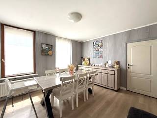 Op zoek naar een instapklare woning die comfort, ruimte én energiezuinigheid combineert? Dan is deze woning in het gezellige Lauwe precies wat...