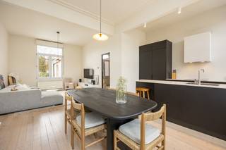 In de Oudebareellei te Merksem vinden we deze ruime en verzorgde herenwoning met een bewoonbare oppervlakte van ca. 261 m², gelegen op een perceel...