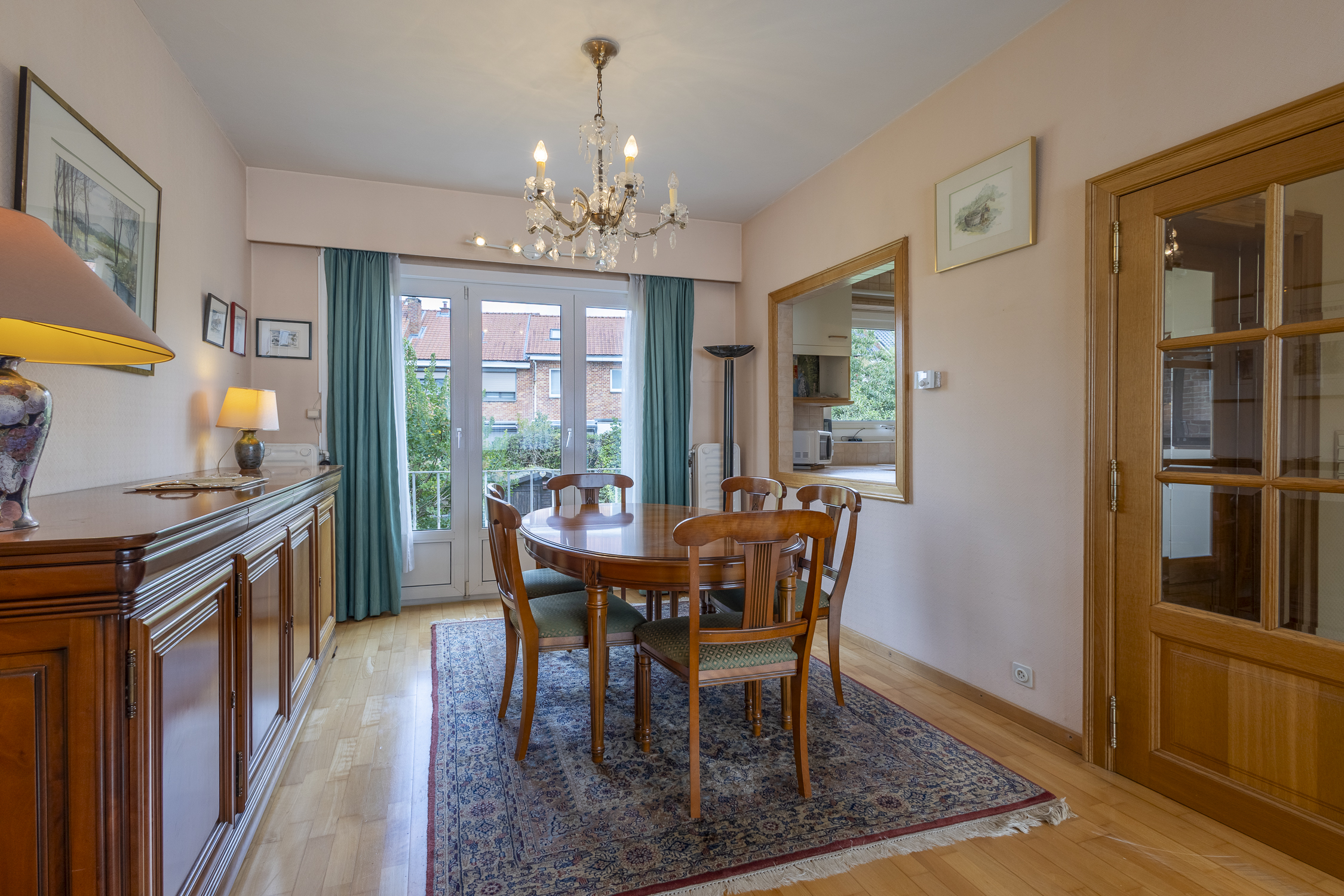 Verzorgde bel-etage woonst in een rustige straat met garage. - foto 5