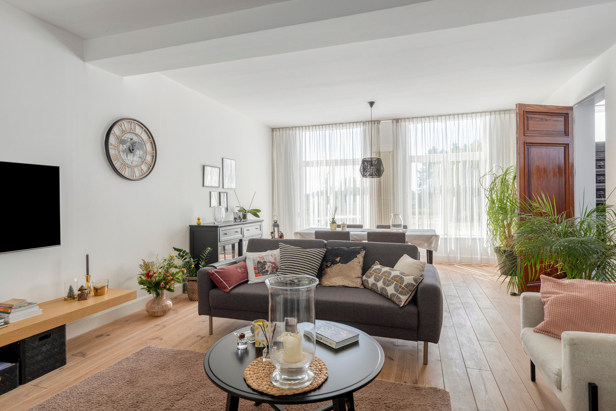 WONING MET BURELEN EN MAGAZIJN TE TONGEREN LANGS N79. - foto 4