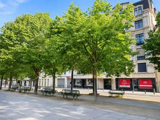 GHENT - Kouter: Are you looking for an exclusive and completely renovated apartment on the Kouter in Ghent? Then this apartment is exactly what...