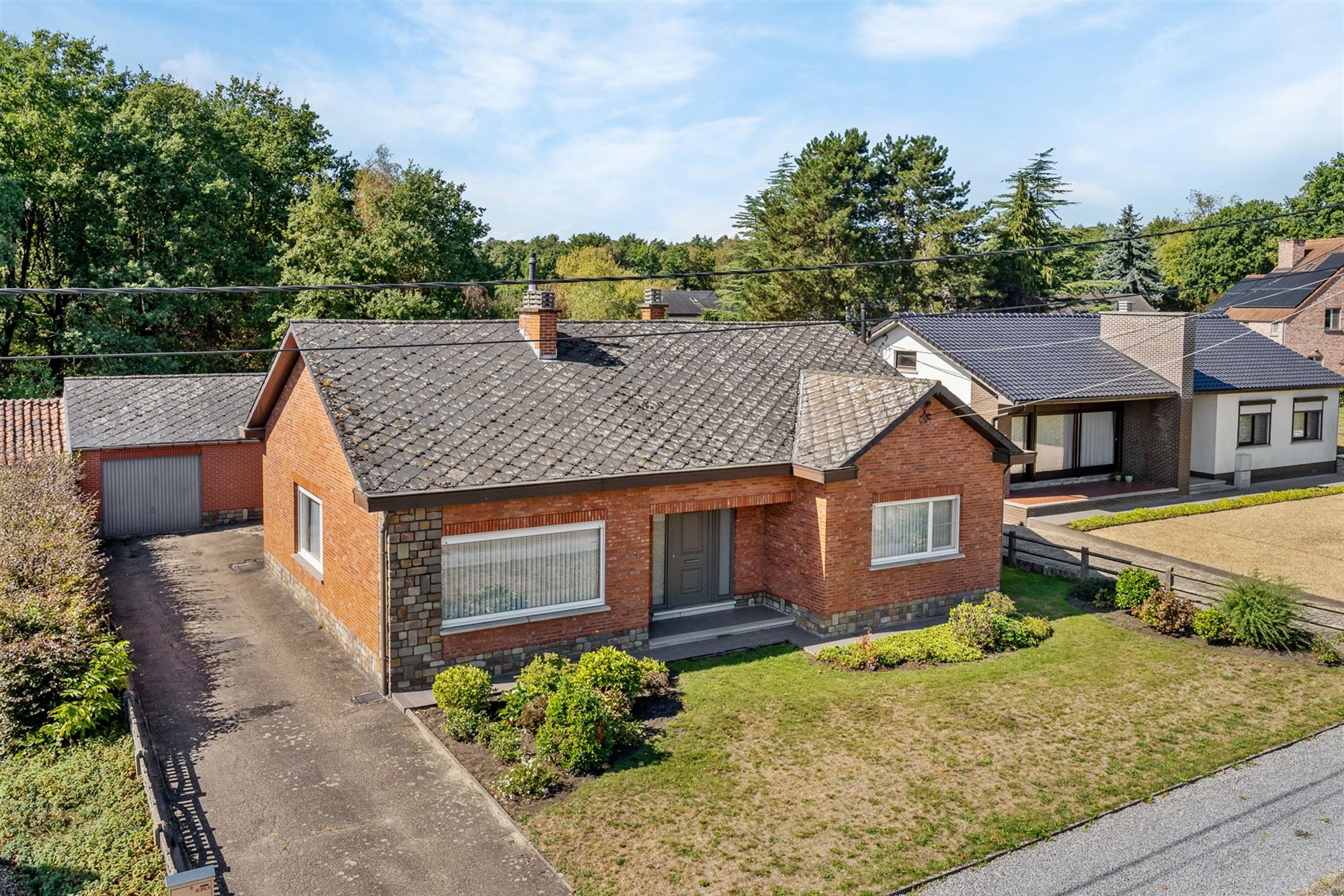 GOED ONDERHOUDEN GELIJKVLOERSE WONING MET 3 SLAAPKAMERS RUSTIG GELEGEN TE STAL - foto 2