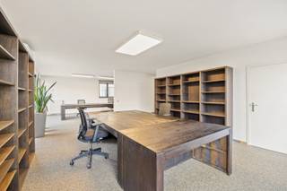 Moderne en volledig uitgeruste kantoorruimte.Bent u op zoek naar een instapklare kantoorruimte in een rustige en groene omgeving met...