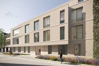 <p><span>TIEKENEIKEN - stijlvol en energiezuinig wonen in hartje Hamme</span></p><p><span> </span></p><p><span>Welkom in </span><span>Tiekeneiken</span><span>, een kleinschalig nieuwbouwproject met </span><span>Elf stijlvolle appartementen</span><span> in de Peperstraat, op een uistekende locatie vlakbij het marktplein van Hamme. </span></p><p><span>Hier woont u centraal, met winkels, scholen, openbaar vervoer en andere dagelijkse voorzieningen binnen handbereik. </span></p><p><span>Tegelijk liggen de mooie wandel- en fietsroutes en natuurgebieden rond Hamme nooit ver weg. </span></p><p><span> </span></p><p><span>Het project valt op door zijn </span><span>hedendaagse architectuur, lichte uitstraling en kwalitatieve afwerking</span><span>. </span></p><p><span>Elk appartement werd ontworpen met aandacht voor ruimte, licht en optimaal wooncomfort en beschikt over een </span><span>ruim terras</span><span>. </span></p><p><span>De gelijkvloerse appartementen genieten bovendien van een private tuin. Achteraan worden een verzorgde tuinzone, fietsenstallingen en parkeerplaatsen voorzien.</span></p><p><span> </span></p><p><span>Ook op energetisch vlak is Tiekeneiken helemaal klaar voor de toekomst. De appartementen zijn </span><span>BEN met een E-peil van maximaal 30</span><span> en worden uitgerust met een individuele lucht-waterwarmtepomp, vloerverwarming, zonnepanelen en ventilatiesysteem D met warmterecuperatie. </span></p><p><span>In combinatie met hoogwaardige isolatie zorgt dit voor een aangenaam binnenklimaat en een energiezuinige woonervaring. </span></p><p><span> </span></p><p><span>Ook de afwerking krijgt de nodige aandacht. Kopers krijgen binnen de voorziene mogelijkheden de kans om bepaalde materialen en afwerkingen naar eigen smaak te kiezen, zodat van elk appartement een persoonlijke thuis kan worden gemaakt. </span></p><p><span> </span></p><p><span>Tiekeneiken combineert de charme van kleinschalig wonen met hedendaags comfort, energiezuinigheid en een centrale ligging. </span></p><p><span>Een fijne plek om zelf thuis te komen én een interessante keuze voor wie toekomstgericht wil investeren.</span></p><p><span> </span></p><p><span>Interesse in wonen of investeren in Tiekeneiken</span><span>?</span><span> Contacteer ons via <span>waasland@axellenaerts.be</span></span><span> of bel 03 256 29 55 en krijg meer informatie over de beschikbare appartementen.</span></p><p><span> </span></p>