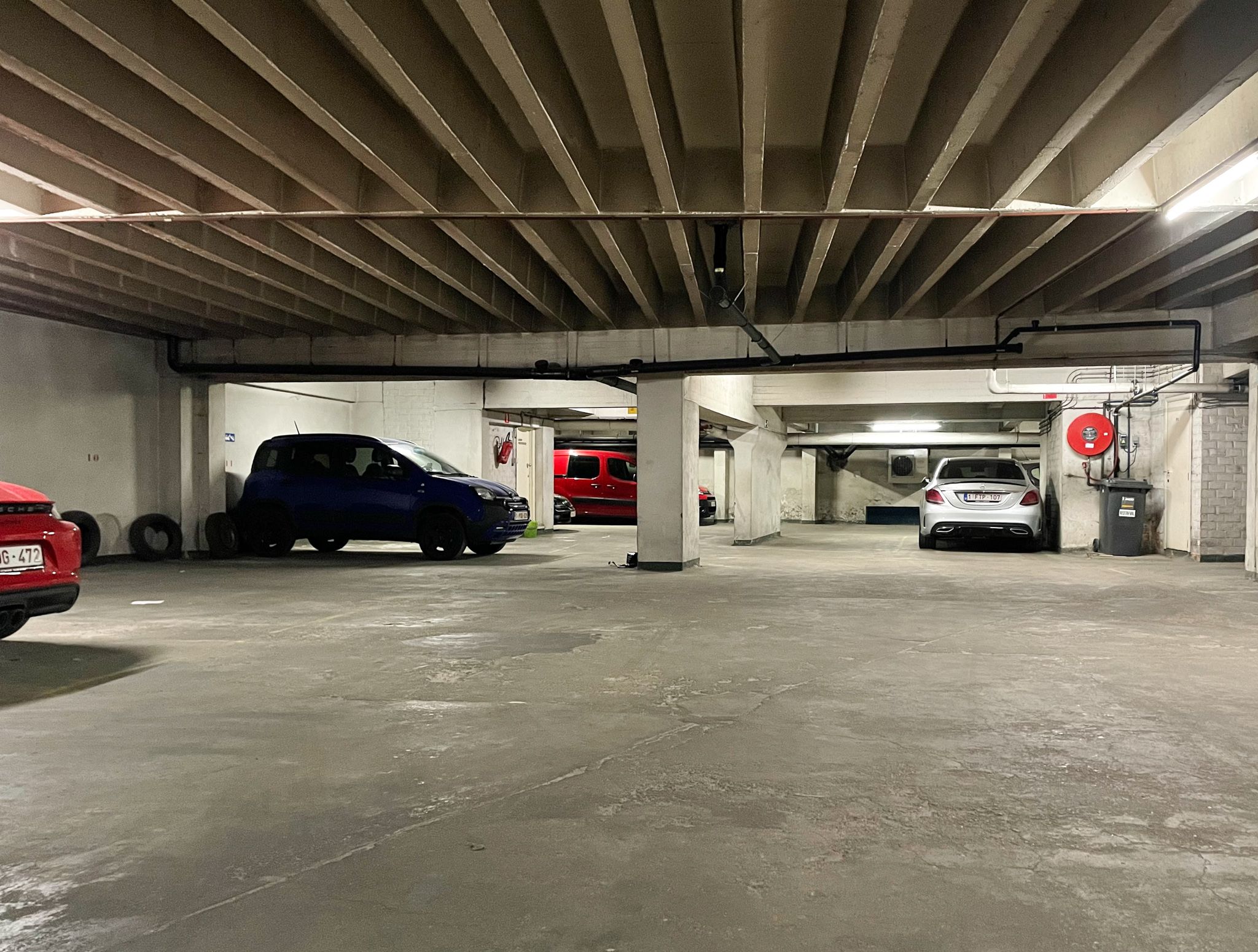 Overdekte autostaanplaats te huur in hartje Gent! - foto 4