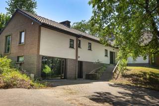 TERVUREN - in de onmiddellijke nabijheid van internationale scholen, winkels en alle voorzieningen, prachtig huis van +-221m² (volgens PEB)...