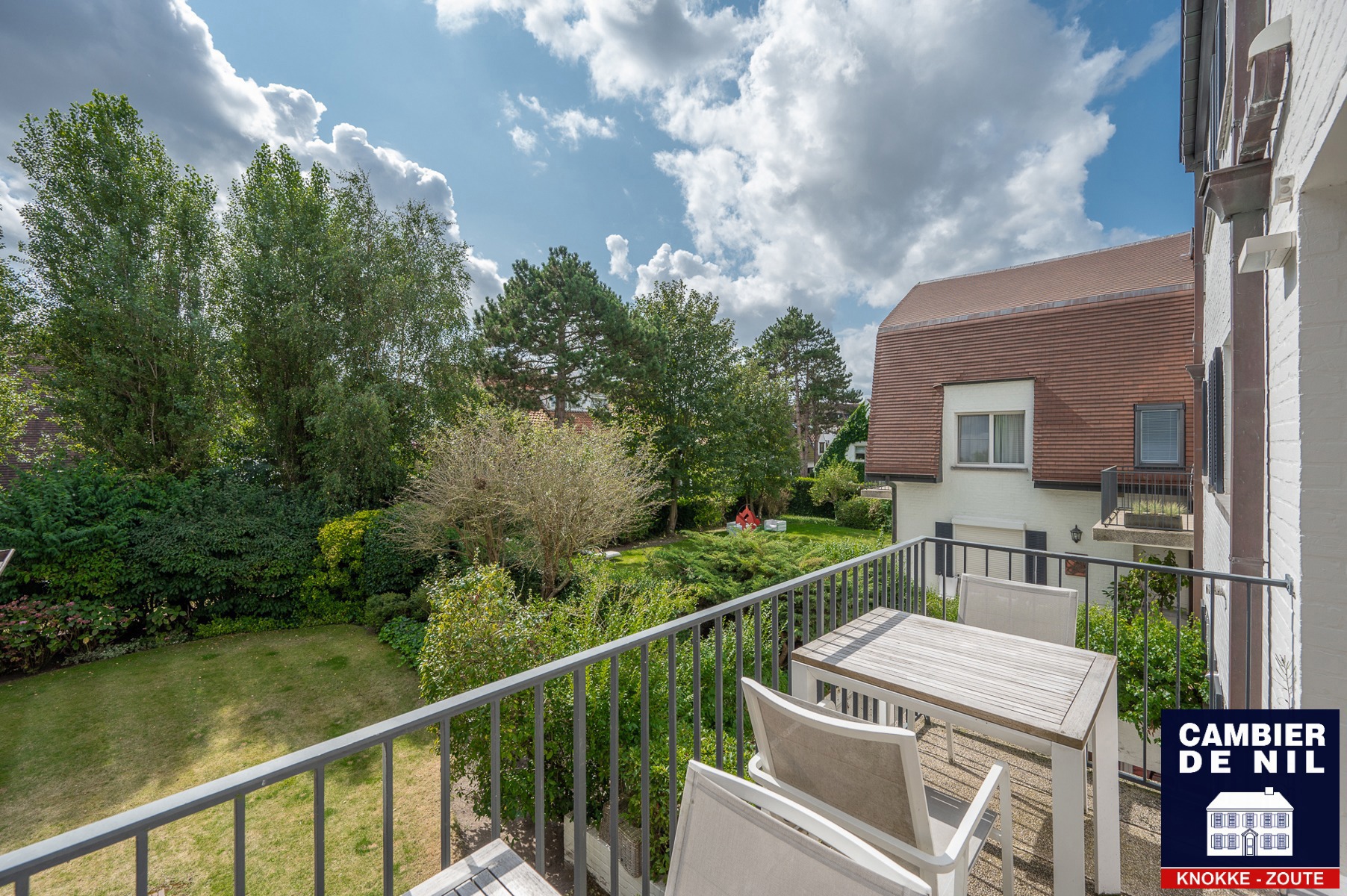 Ruim appartement, zonnig en rustig gelegen in het Zoute - foto 4