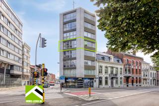 Dit appartement is gelegen op de 4de verdieping van residentie Leopold, op de hoek van de Leopoldwal met de Jaminéstraat en biedt een prachtig...