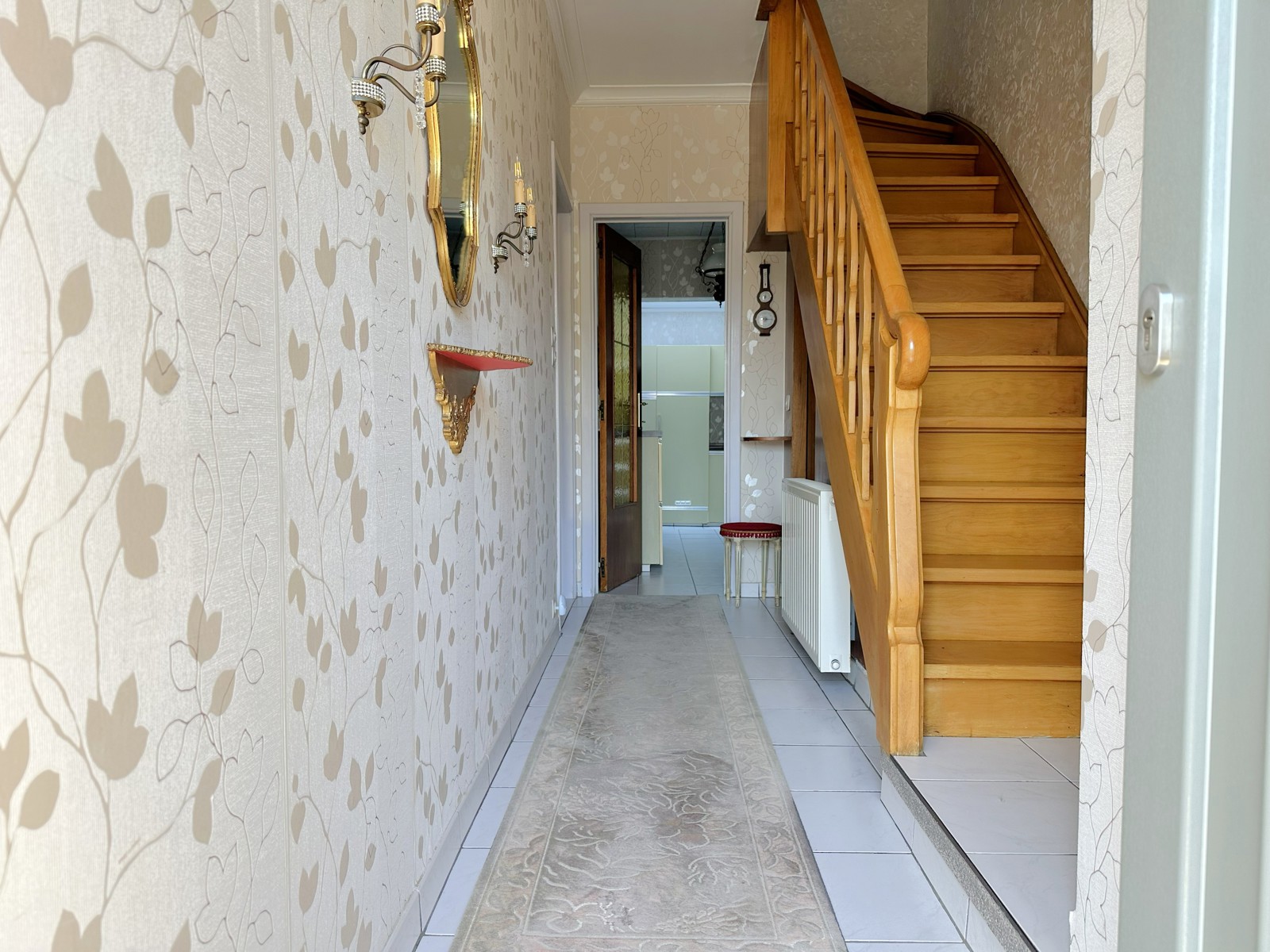 Verzorgde woning op toplocatie aan het kanaal in Schoten! - foto 4