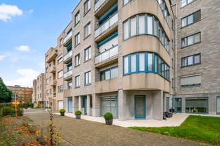 Op zoek naar een uiterst rustig gelegen en lichtrijk appartement met twee volwaardige slaapkamers en een zuidwest-georiënteerd terras in het...