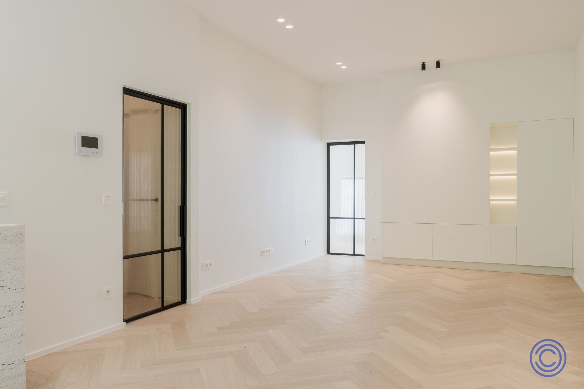 Stylish living near Marnixplaats – luxuriously renovated apartment with a terrace - photo 5