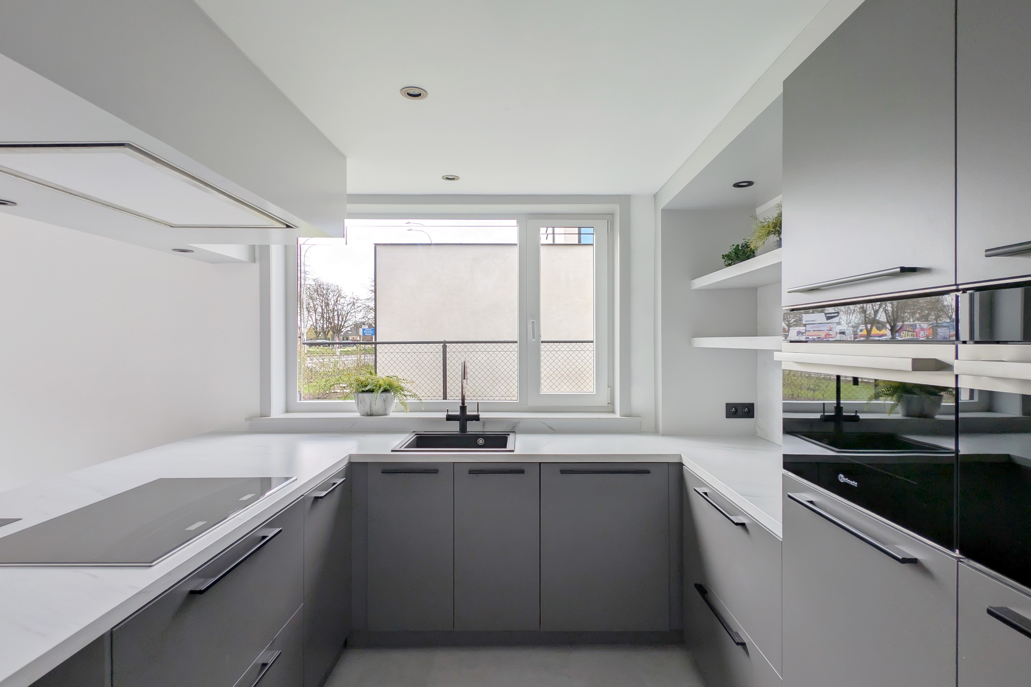 Ruim gelijkvloersappartement op centrale locatie! - foto 4