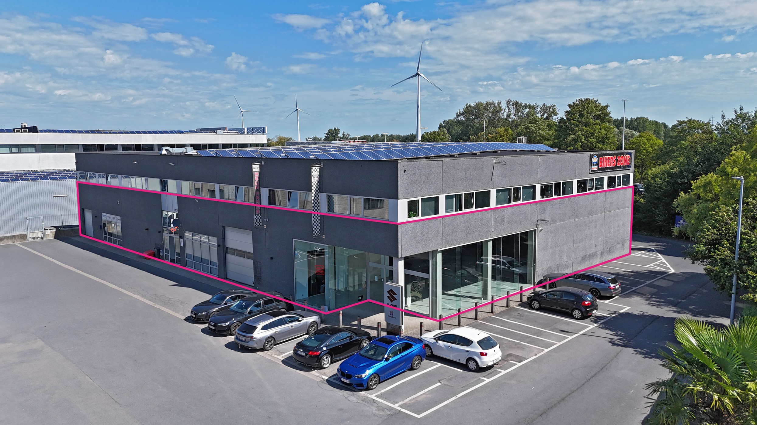 Gelijkvloerse handelsruimte van 1.726 m² met topligging langs expresweg (N45) - foto 1