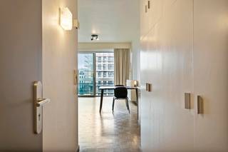 Deze gerenoveerde en bemeubelde studio bevindt zich op de 5e verdieping met prachtig zicht over Antwerpen. In de directe nabijheid van deze...