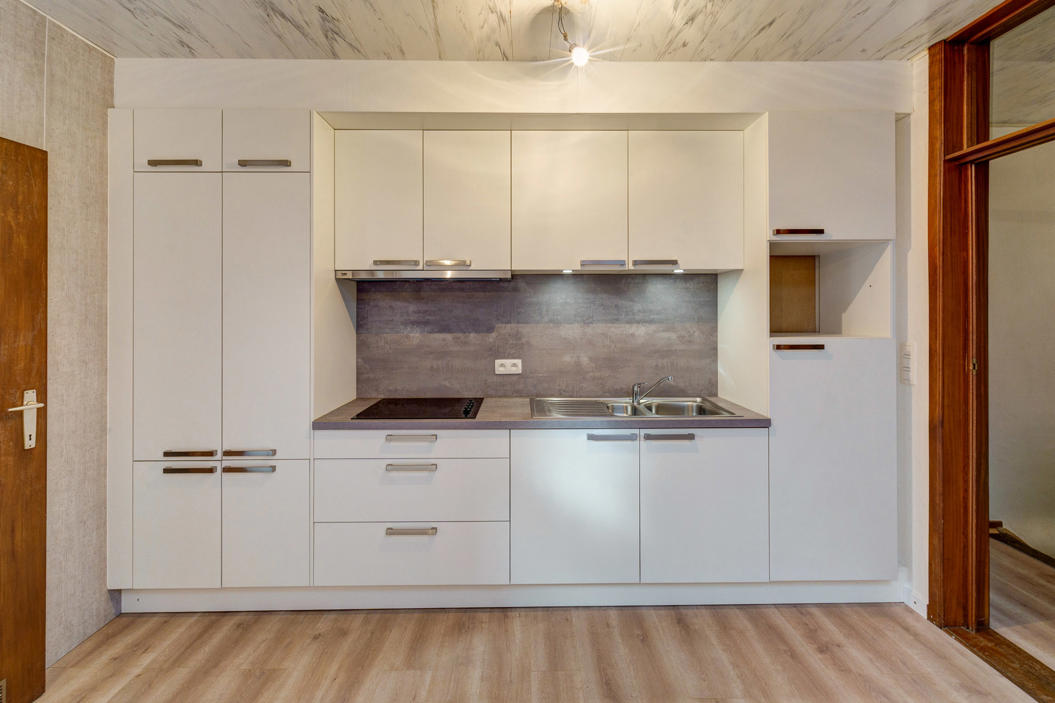 Renovatiekans in Kessel: rijwoning met potentieel voor 2 units - foto 3