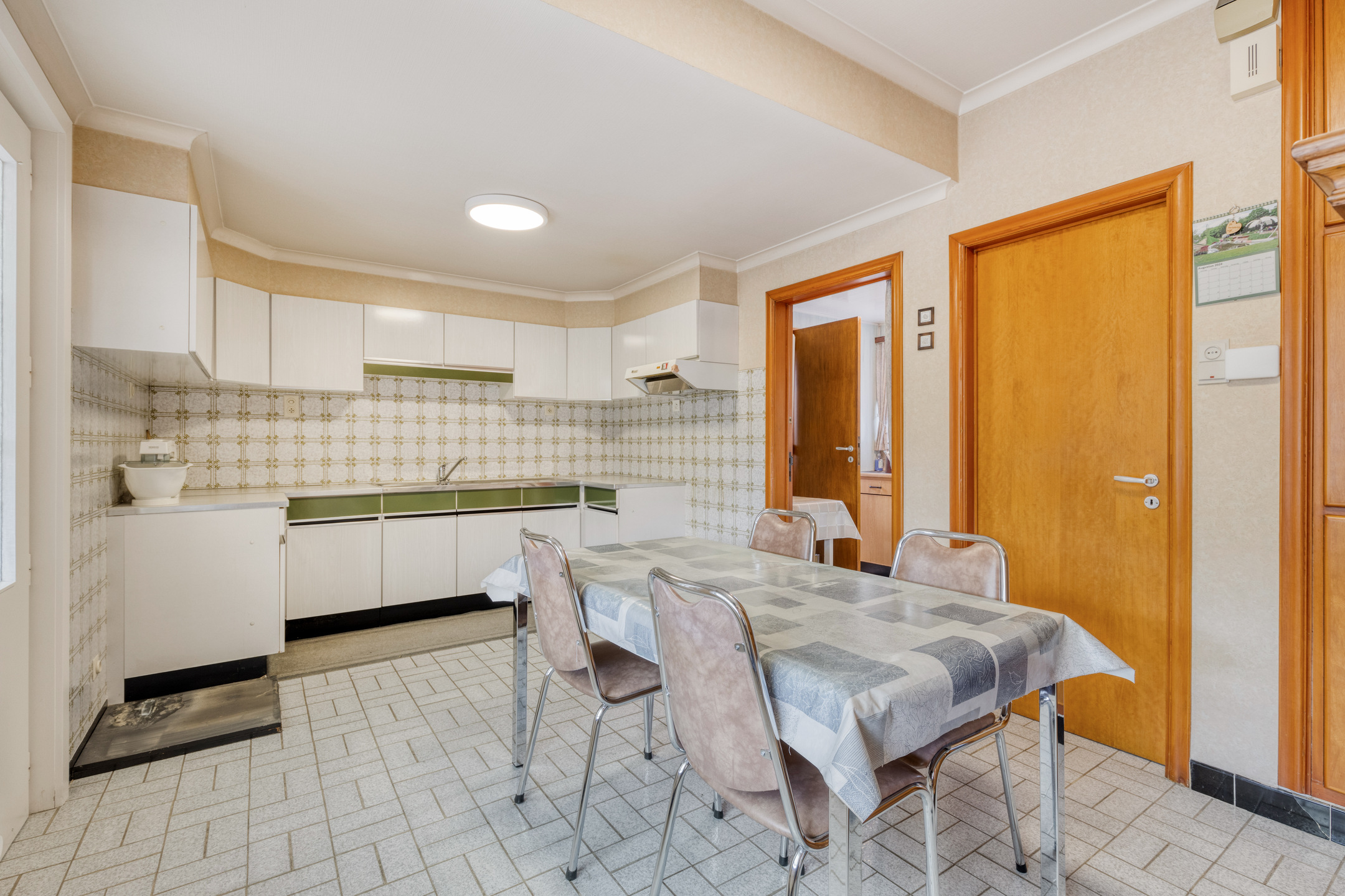 Rustig gelegen, ruime halfopen woning te koop in Waregem - foto 5