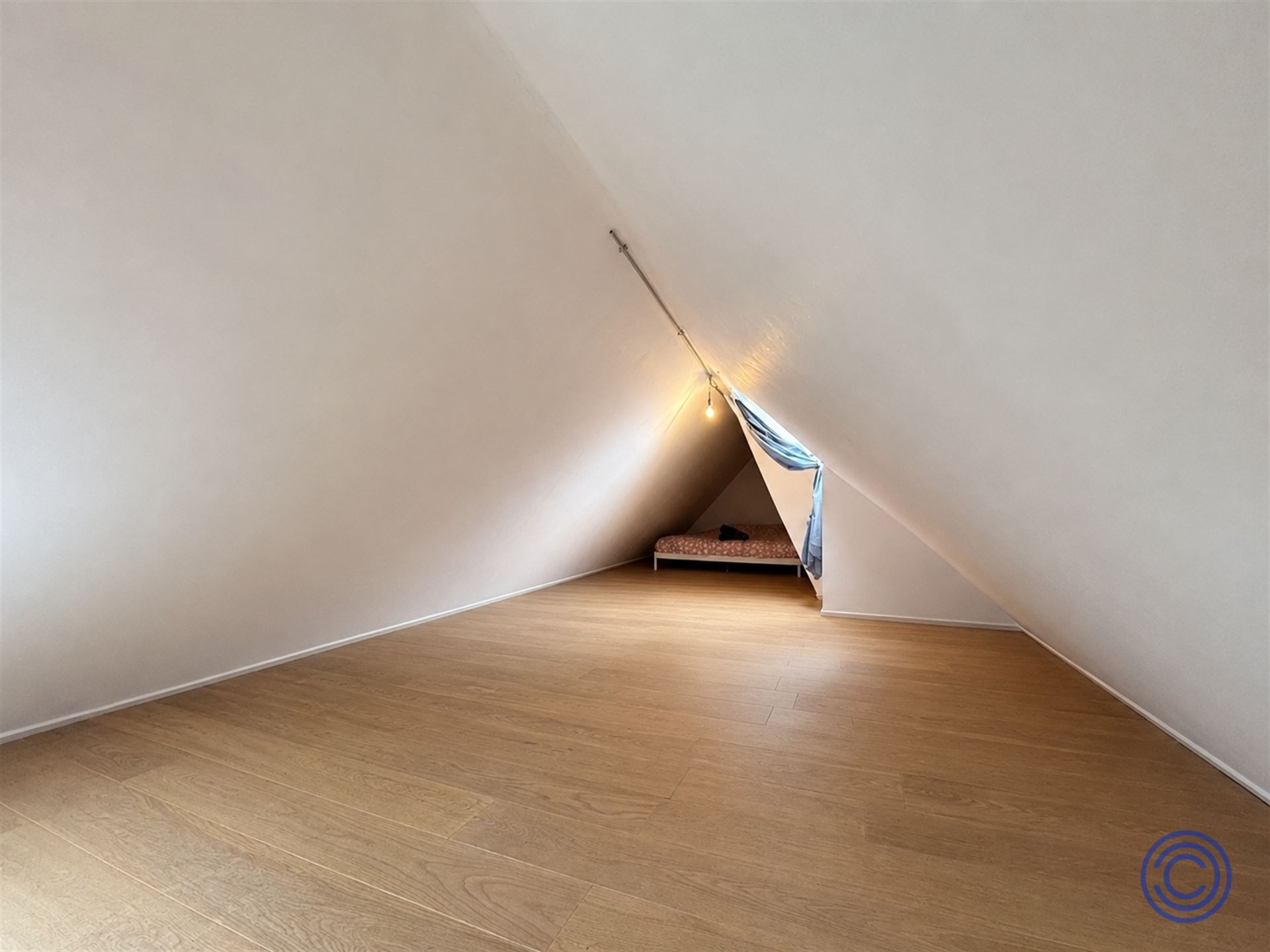 Volledig gemeubeld duplex appartement van ca. 80 m² op Marnixplaats! - foto 5