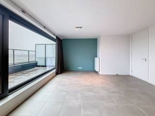 LOCATION:The apartment is conveniently located in the center of Aalter. Good accessibility by train and via the E40 access roads in no time in...