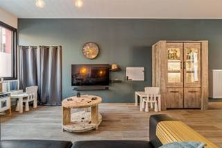 In het centrum van Meerhout presenteren wij deze perfect onderhouden en gerenoveerde halfopen bebouwing. Dankzij het EPC-label C, een...