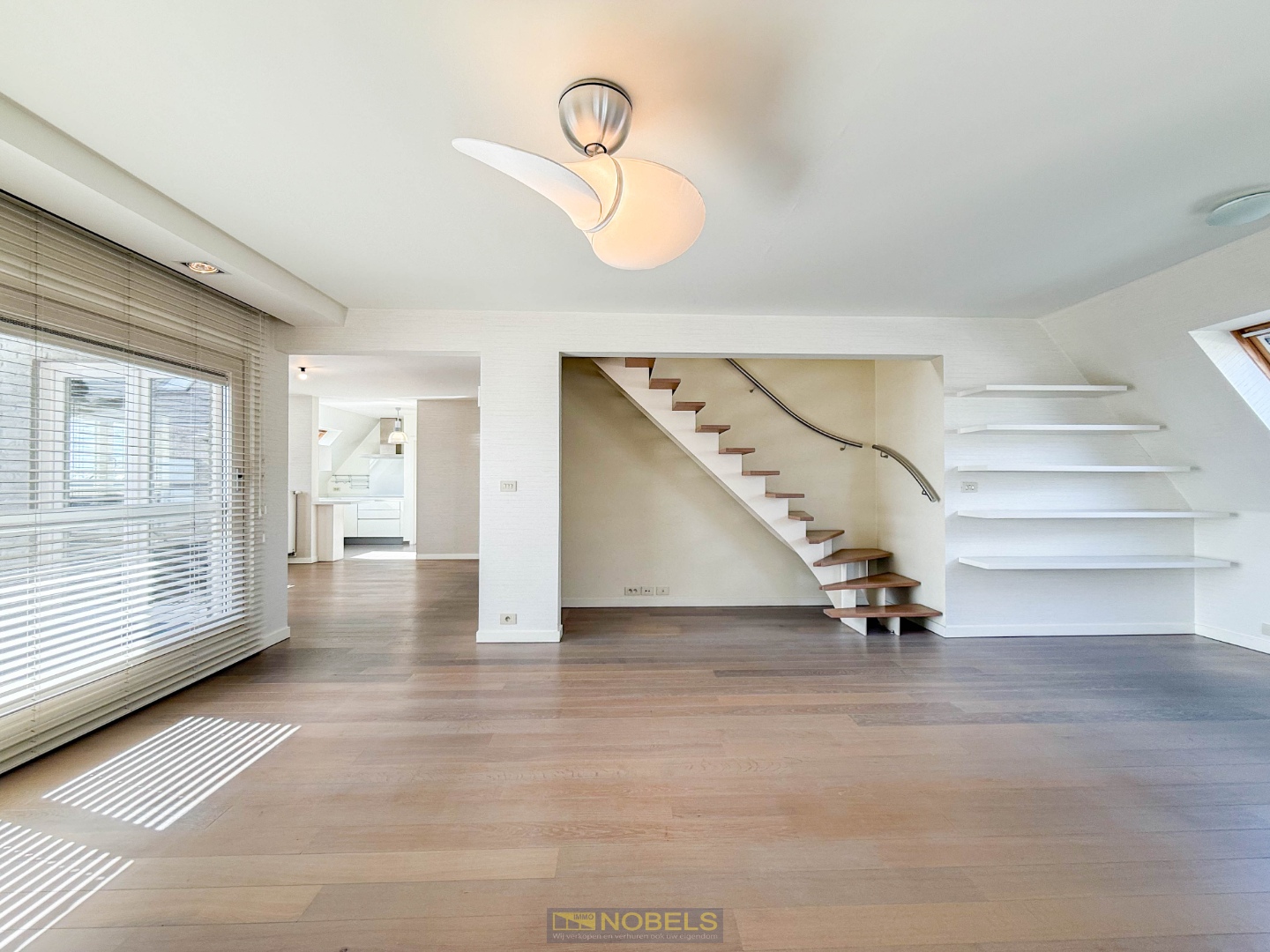 Te koop, stijlvol dakappartement met sauna, terras en 2 autostaanplaatsen - foto 5