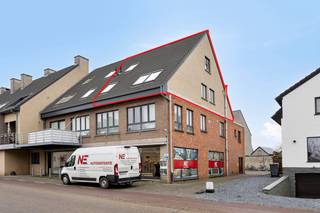 This apartment is located on the second and third floors (no elevator) and has a living area of approximately 90m². LAYOUT- entrance hall with guest toilet- living room with open kitchen- storage- 2 bedrooms- bathroom with bath with shower facility, sink, toilet.- private terrace- car park behind the buildingCONCISE Year of end of construction: 1965 (main building) - 2006 upper storey buildingKI: 279EPC score: 250 kWh/m² (C label) Heating: natural gas central heating (individual)Asking price: 240,000€Curious? Call or email us for an appointment: 011 30 50 50 or linda.jacobs@dewaele.comRelevant documents are also available on our website www.dewaele.com