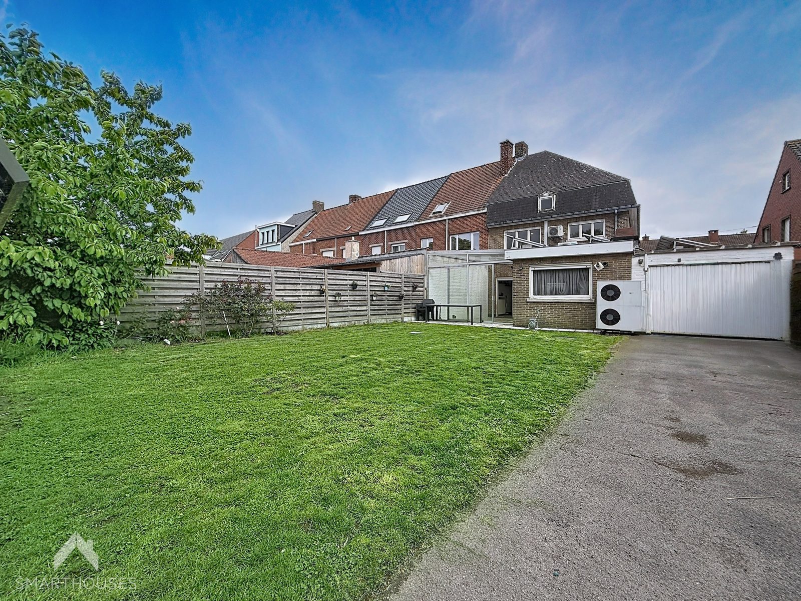 Ruime woning met 3 slaapkamers en garage - foto 2