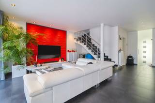 Zaventem: recente (2013), zeer volledige en mooie afgewerkte woning voorzien van alle moderne comfort, gelegen in een rustige residentiële...