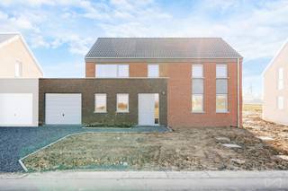 MAISON NEUVE PRÊTE A VIVREProjet de 6 maisons neuves située dans un cadre champêtre à 2 pas du centre ville de Huy.Sur une parcelle de 851m2, cette...