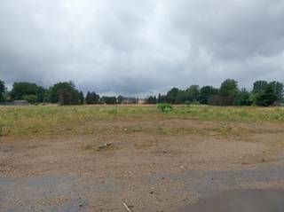  Prachtige bouwgrond voor half open bebouwing van 556m², 11,13m breed.  De grond is deel van een nieuwe verkaveling van 7 bouwgronden...