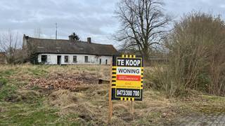 TE KOOP in DE PINTE aan de Bosstraat 143 Een uiterst centraal gelegen te renoveren open bebouwing in DE PINTE aan de Bosstraat 143 Deze woning...