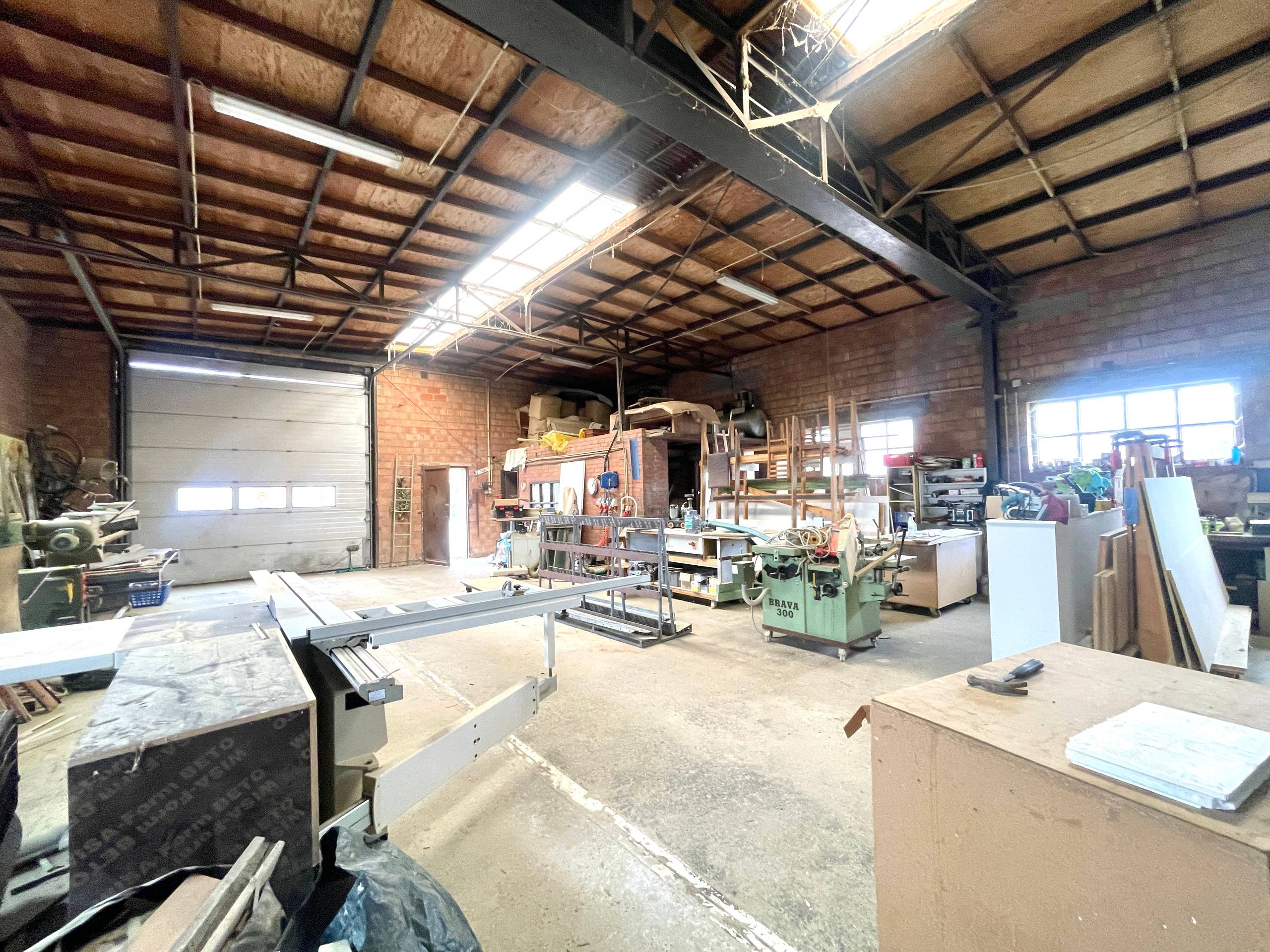 Halfopen handelspand met woonst 3 slpk en magazijn(170m2) - foto 5
