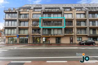 Dit moderne appartement is gelegen in een jonge en stijlvolle residentie vlakbij winkels, scholen en natuurgebied.  Het heeft een zuid-gericht...