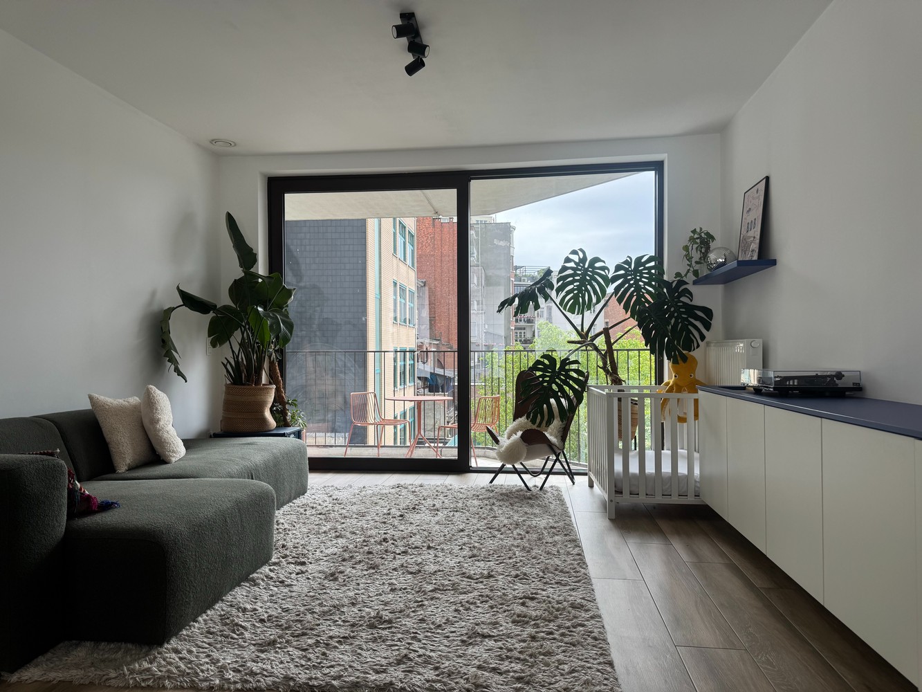 Modern tweeslaapkamerappartement met terras en topligging aan het Stadspark - photo 5
